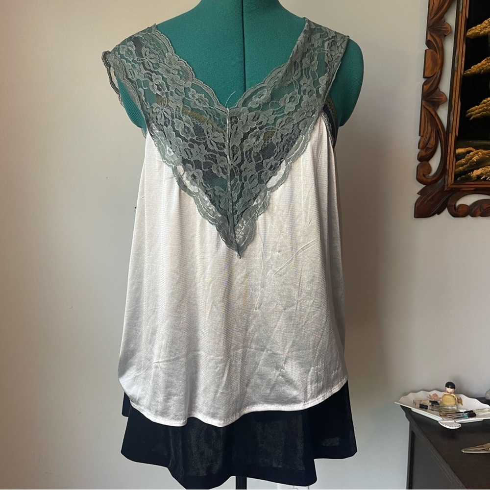 70s plus size gray Nylon and Lace Lingerie Tank 1X